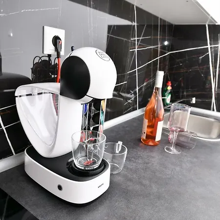 Modern, Comfortable Apartment, In The Heart Of The City Лариса Экстерьер фото
