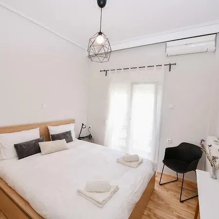 Modern, Comfortable Apartment, In The Heart Of The City Лариса Экстерьер фото