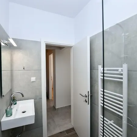 Modern, Comfortable Apartment, In The Heart Of The City Лариса Экстерьер фото